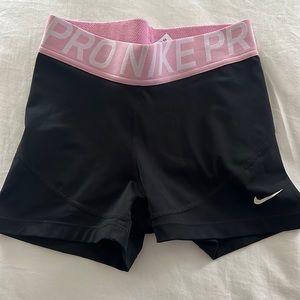 Nike pro small short